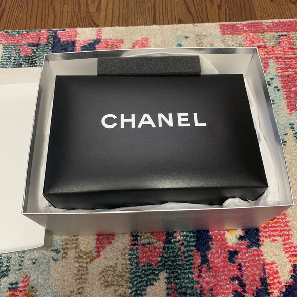 Authentic Chanel Mini Flap Bag RED PATENT LEATHER - Picture 5 of 8